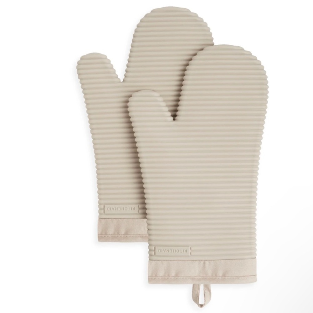 NEW KitchenAid Ribbed Soft Silicone Oven Mitt